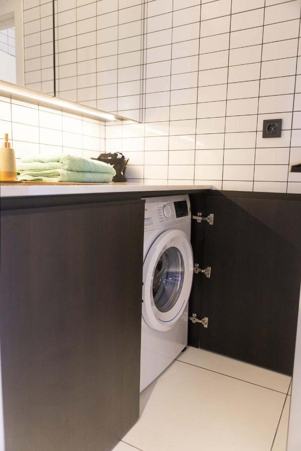 Stylish 1 Bedroom Studio Near Most City Днепър Екстериор снимка