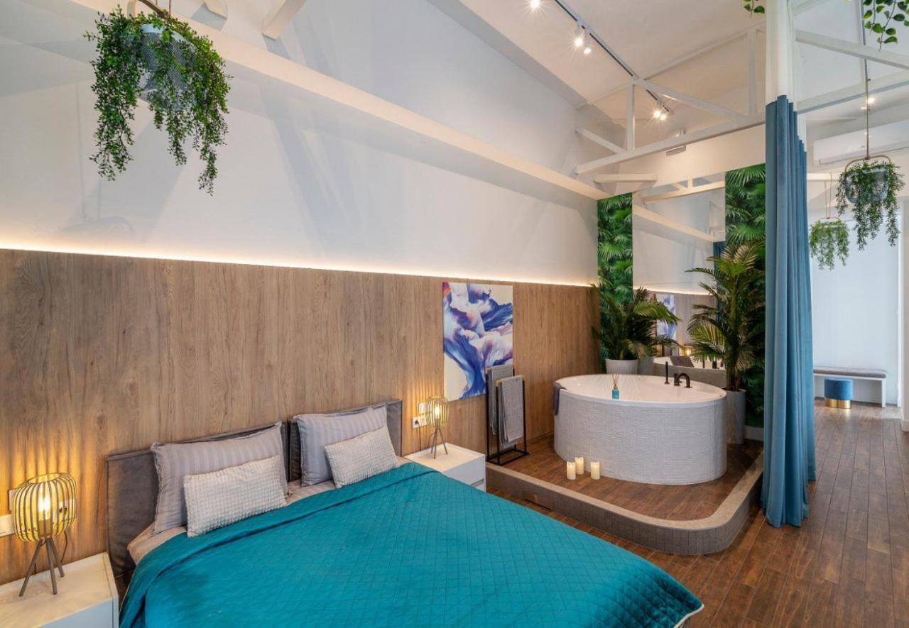 Stylish 1 Bedroom Studio Near Most City Днепър Екстериор снимка
