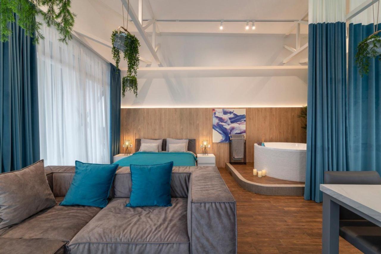 Stylish 1 Bedroom Studio Near Most City Днепър Екстериор снимка