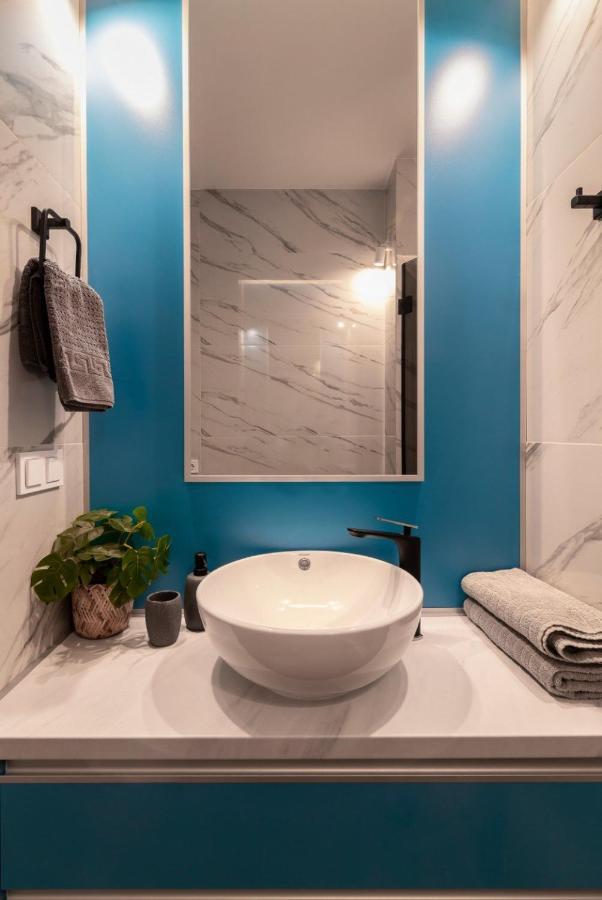 Stylish 1 Bedroom Studio Near Most City Днепър Екстериор снимка